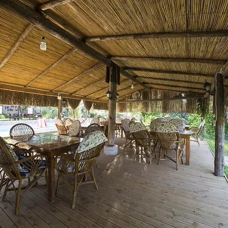 Mengen Konaklari 아파트호텔 닷차