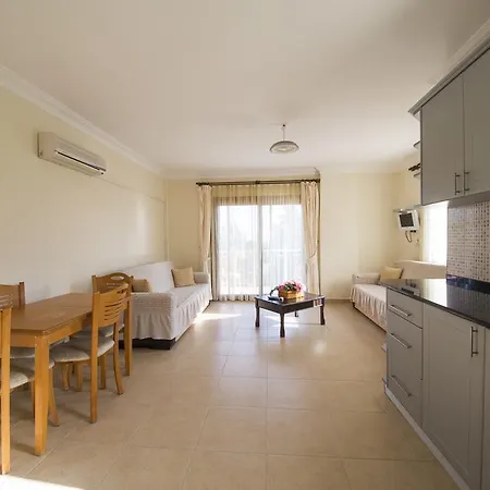 Mengen Konaklari アパートホテル ダッチャ